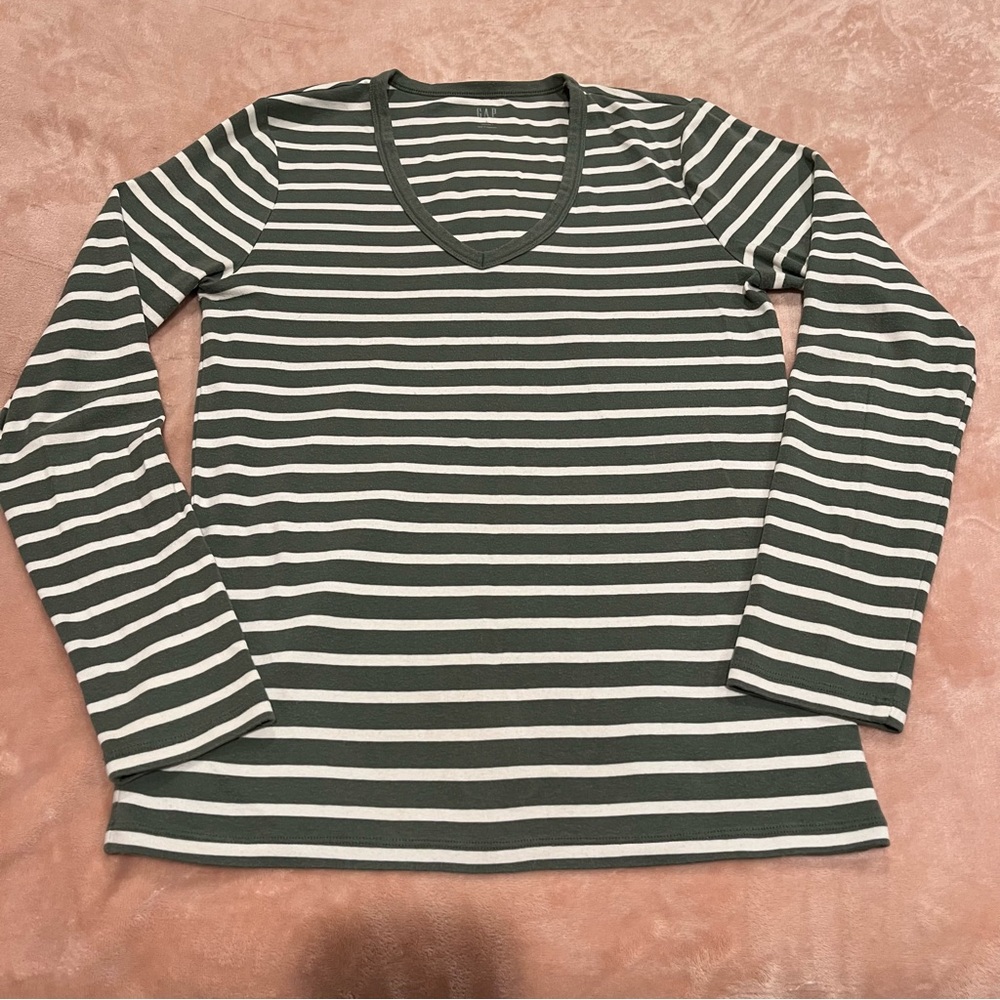 GAP Green and White Striped Long Sleeve V-Neck Top